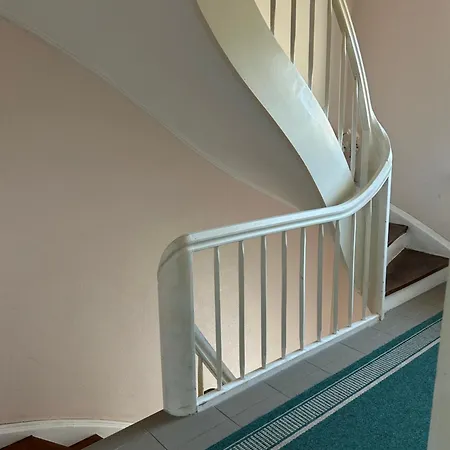 Messe-wohnung Mit Balkon * Ганновер