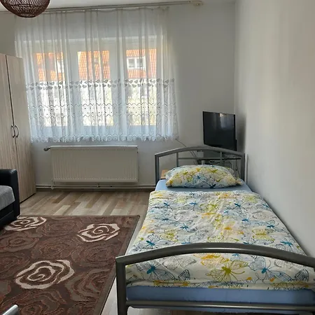 Apartment Messe-wohnung Mit Balkon *