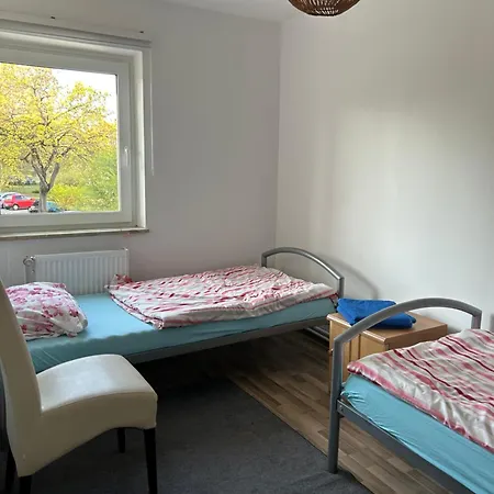 Messe-wohnung Mit Balkon Apartman *