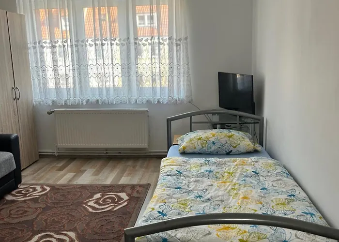 Lejlighed Messe-wohnung Mit Balkon *