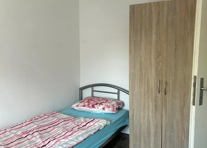 Messe-wohnung Mit Balkon Lejlighed