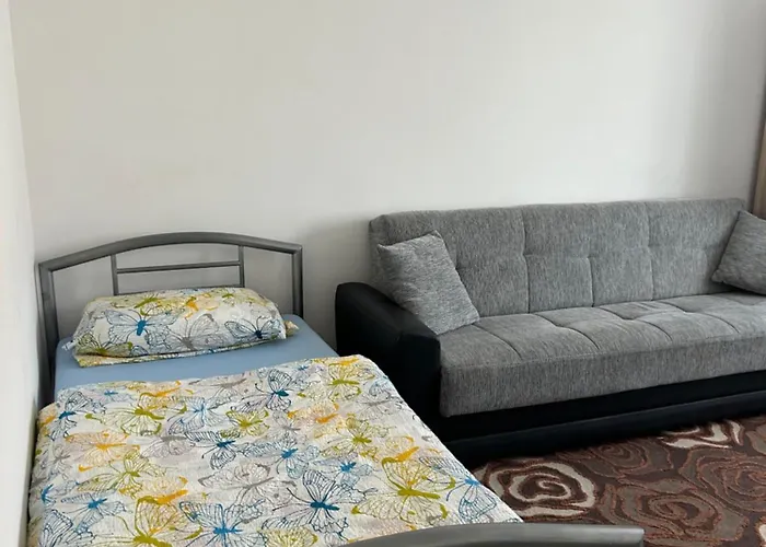 Messe-wohnung Mit Balkon Lejlighed