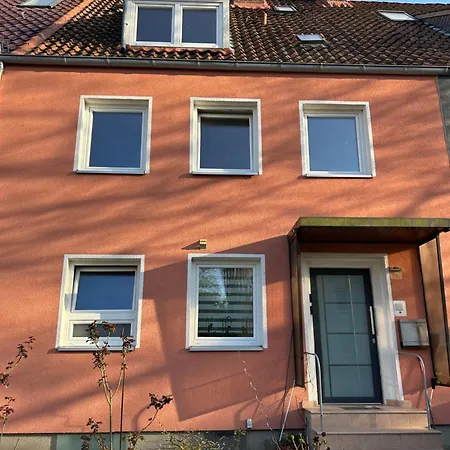 Messe-wohnung Mit Balkon * Hanôver