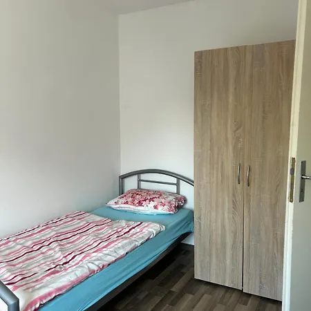 Messe-wohnung Mit Balkon Apartamento