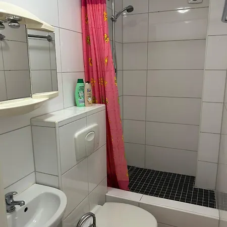 Messe-wohnung Mit Balkon *